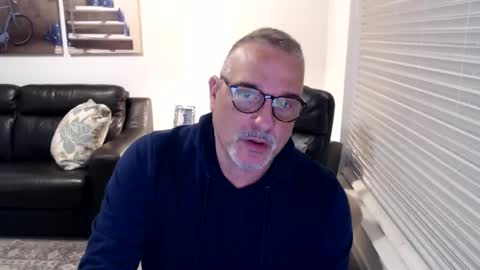 Snapshot of silveroli187 chatting on 27, 2, 2025 silveroli187 online show from 27, 2, 2025