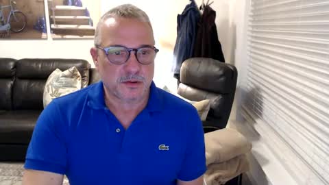 Snapshot of silveroli187 chatting on 25, 9, 2025 silveroli187 online show from 25, 9, 2025