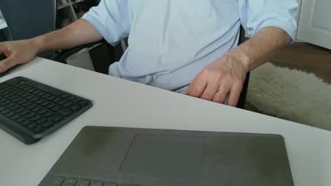 silvertongueduk1 online show from 21, 10, 2025