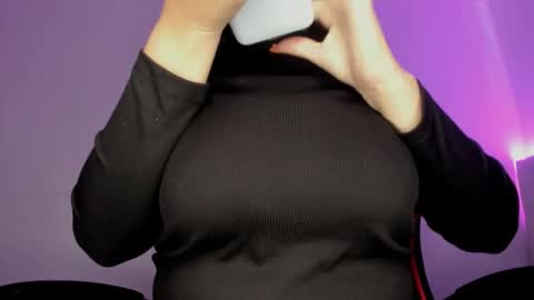 Snapshot of silvia_richiej chatting on 12, 11, 2025 silvia online show from 12, 11, 2025