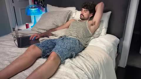 Snapshot of simansays chatting on 6, 11, 2025 Spencer MArxx online show from 6, 11, 2025