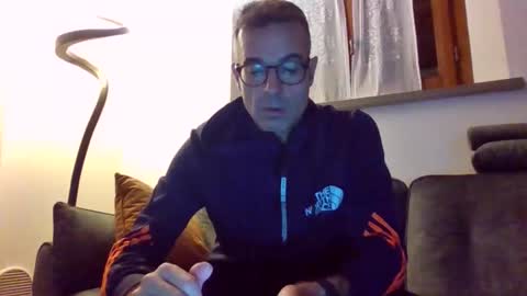 Snapshot of simmeturbate chatting on 28, 9, 2025 Italiandaddyitalydickassbottomassholecomshowmasturbatenudeboyitalyatleticcutemuscolarhardcockdickboy online show from 28, 9, 2025