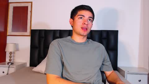 Snapshot of simon__lambert chatting on 10, 6, 2026 simon__lambert online show from 10, 6, 2026