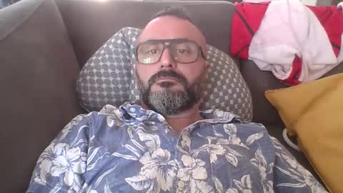 Snapshot of simon_bb chatting on 30, 4, 2026 Si online show from 30, 4, 2026