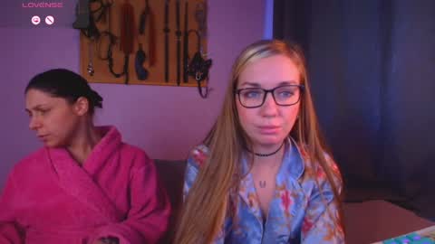 simona_moonshine online show from 10, 4, 2026