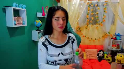 Snapshot of simone_simpson chatting on 22, 11, 2025 Simon Simpson Modelo Independiente online show from 22, 11, 2025