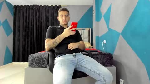 Snapshot of simonkeler chatting on 2, 12, 2024 SIMON KELER online show from 2, 12, 2024
