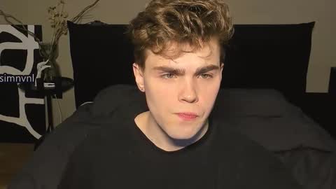 Snapshot of simonwnl chatting on 14, 12, 2025 Simon online show from 14, 12, 2025