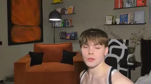 Snapshot of simonwnl chatting on 15, 12, 2025 Simon online show from 15, 12, 2025