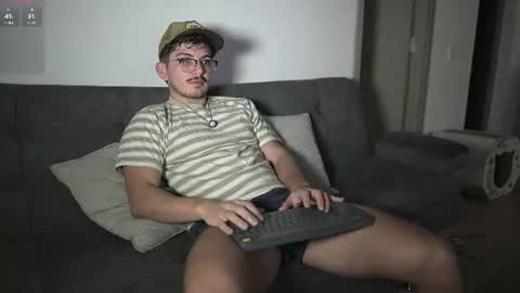 Snapshot of simoon_01 chatting on 14, 7, 2026 SIMOON online show from 14, 7, 2026