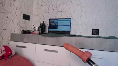 Snapshot of simplegirl1996 chatting on 27, 10, 2025 regina online show from 27, 10, 2025