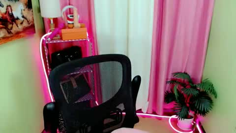 Snapshot of simplepinayx chatting on 4, 5, 2026 call me nath online show from 4, 5, 2026