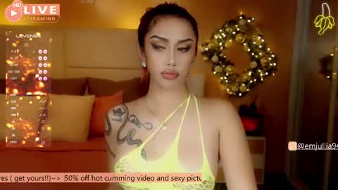 Snapshot of simplyjullia chatting on 8, 12, 2024 online show from 8, 12, 2024