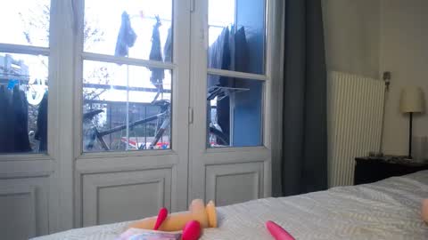 Snapshot of simur_sahso chatting on 5, 12, 2024 Sofi wed. - sat. 11am - 11 pm and Santi with Sofi sun.. - tue. 11 am - 5 pm  europe online show from 5, 12, 2024