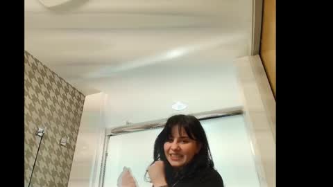 Sincerelyneon online show from 5, 2, 2026