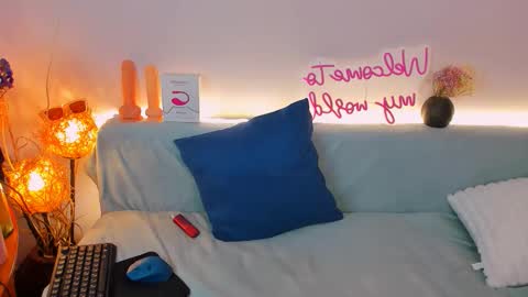 Sindy online show from 11, 11, 2025