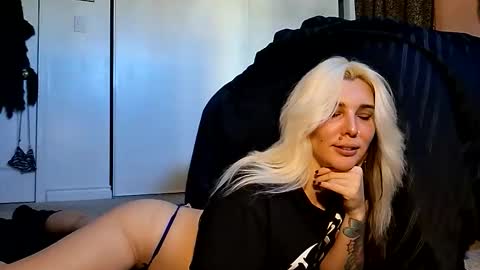 Aussie Sindy Rocker online show from 29, 11, 2025