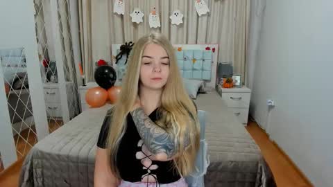 Snapshot of sirenabloom chatting on 26, 10, 2025 SirenaBloom online show from 26, 10, 2025