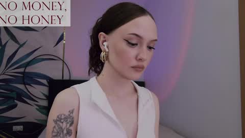 Snapshot of sirenaswhisper chatting on 7, 6, 2026 Goddess Sirena online show from 7, 6, 2026
