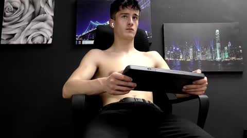 Snapshot of sirreedy chatting on 14, 12, 2025 SirReedy online show from 14, 12, 2025