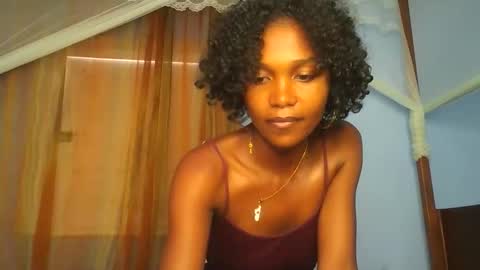 Snapshot of sissi0325 chatting on 5, 2, 2026 Sissi0325 online show from 5, 2, 2026