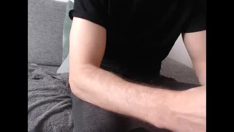 looking for older male ore female to use me sexually and be good to me ahhhhh online show from 19, 3, 2026