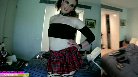 Snapshot of sissycdmish chatting on 17, 12, 2025 SissyCDMish online show from 17, 12, 2025