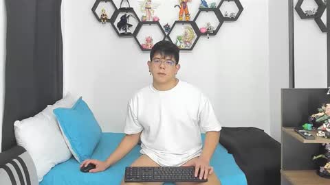 Snapshot of siul_bigcock chatting on 13, 5, 2026 Siul Thompson online show from 13, 5, 2026