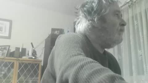 Snapshot of sizemick_u235 chatting on 13, 12, 2025 Mickey B online show from 13, 12, 2025