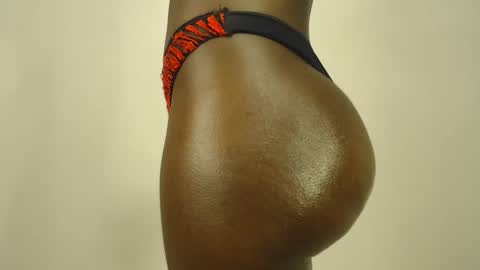 Snapshot of sizzly_ass chatting on 4, 6, 2026 sizzly_ass online show from 4, 6, 2026