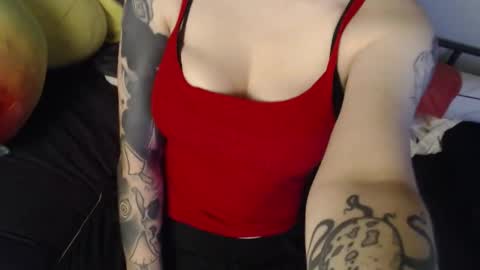 Snapshot of sk8t3rgurl chatting on 27, 10, 2025 sk8t3rgurl online show from 27, 10, 2025