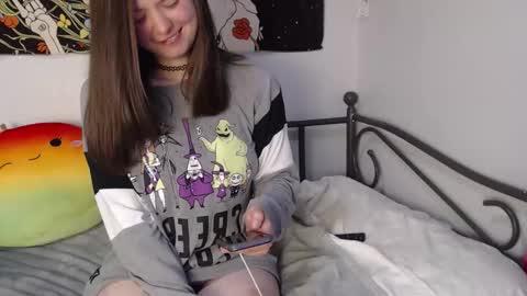 Snapshot of sk8t3rgurl chatting on 9, 11, 2025 sk8t3rgurl online show from 9, 11, 2025