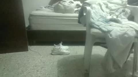 Snapshot of skanky_little_dolls chatting on 7, 1, 2026 skanky_little_dolls online show from 7, 1, 2026