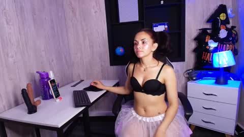 Snapshot of skarlettary chatting on 19, 10, 2025 SKARLETT online show from 19, 10, 2025