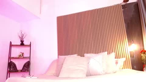 Skay  online show from 5, 11, 2025