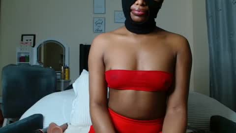 Krystal Belle online show from 4, 12, 2024