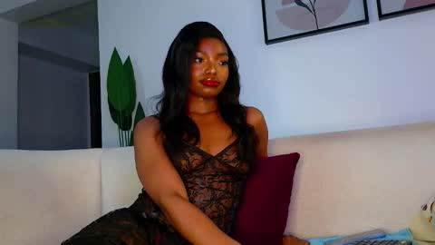 Krystal Belle online show from 7, 10, 2025