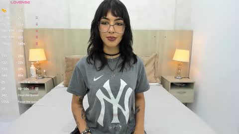 Emily Rojas online show from 10, 9, 2025