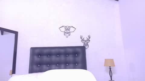 skinny_hottie18 online show from 16, 1, 2025