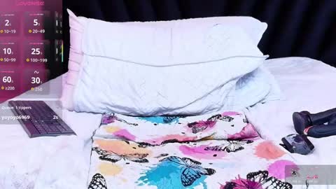 Snapshot of skinnyandcute_ chatting on 2, 11, 2025 Mariah Black online show from 2, 11, 2025