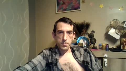 SkinnyBigCock2 online show from 26, 1, 2025