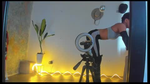 Snapshot of skinnybody_ chatting on 7, 4, 2026 skinnybody_ online show from 7, 4, 2026