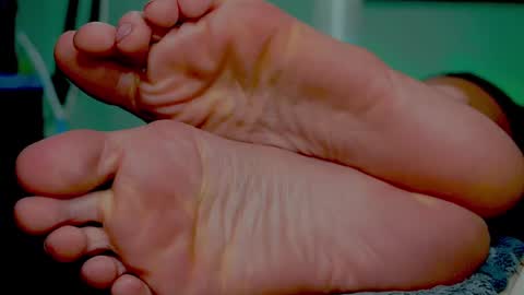 Snapshot of skinnygirl019 chatting on 20, 2, 2025 GoddessSkinny online show from 20, 2, 2025