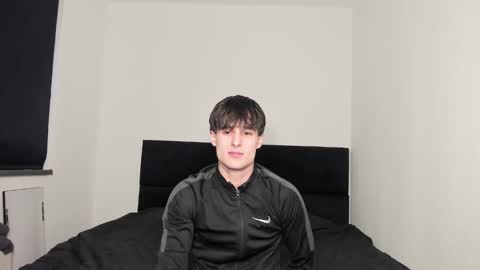 Snapshot of skinnyguywithbigd chatting on 27, 11, 2025 skinnyguywithbigd online show from 27, 11, 2025