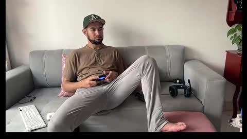 Snapshot of skinnylatin69 chatting on 20, 2, 2025 skinnylatin69 online show from 20, 2, 2025