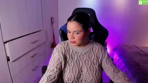 Snapshot of sky___blue chatting on 5, 11, 2025 Sky Independent model WISH LIST online show from 5, 11, 2025