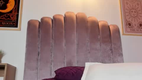 Sky Caroline online show from 14, 11, 2025