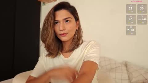 Snapshot of skyamber8v2 chatting on 21, 10, 2025 Vi online show from 21, 10, 2025