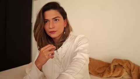 Snapshot of skyamber8v2 chatting on 28, 10, 2025 Vi online show from 28, 10, 2025