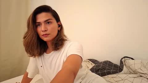 Snapshot of skyamber8v2 chatting on 26, 11, 2025 Vi online show from 26, 11, 2025